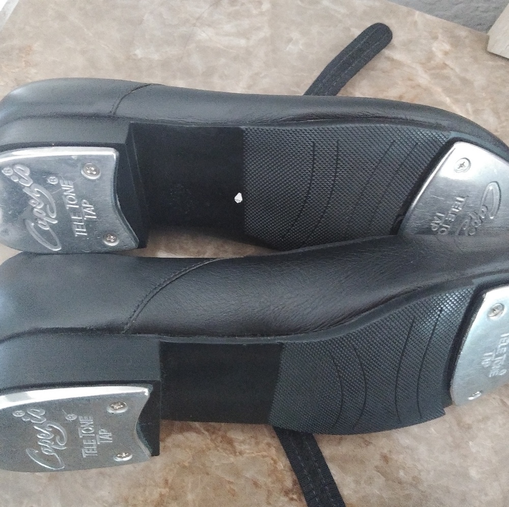 New Capezio Genuine  Leather Tap Shoes sz 7